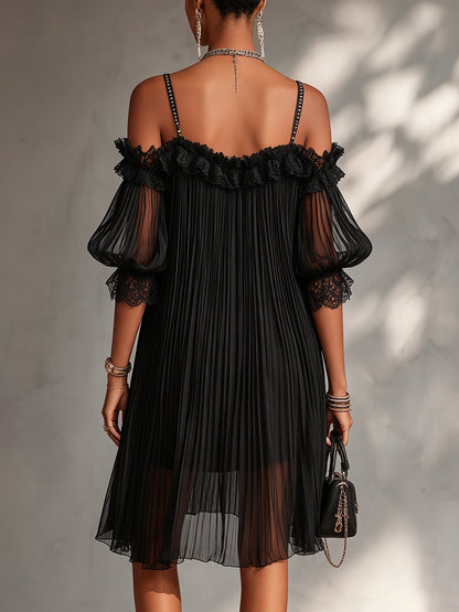 Livia | Mini Abito Nero in Chiffon con Spalle Scoperte e Rifiniture in Pizzo